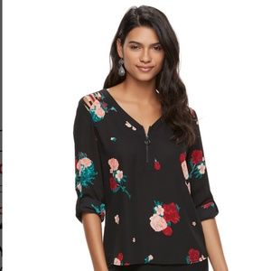 Strappy shoulder long sleeve top